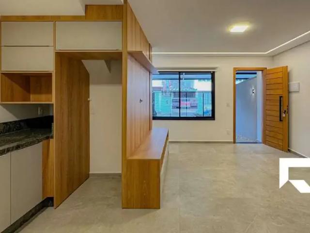 Casa / Sobrado para Locação em Joinville/SC Anita Garibaldi 2 Quartos