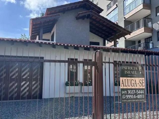 Casa / Sobrado para Locação em Joinville/SC Anita Garibaldi 4 Quartos