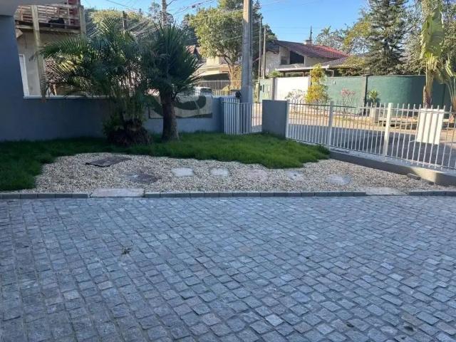 Casa / Sobrado para Locação em Joinville/SC Atiradores 4 Quartos