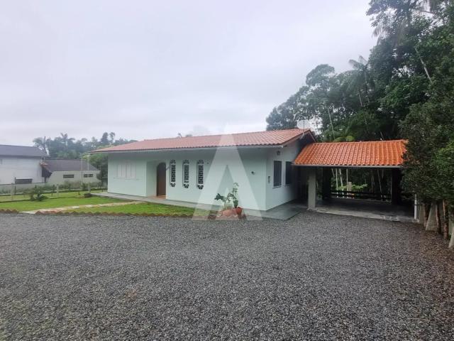 Casa / Sobrado para Locação em Joinville/SC Atiradores 3 Quartos