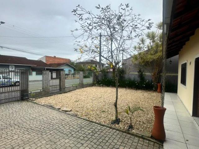 Casa / Sobrado para Locação em Joinville/SC Aventureiro 3 Quartos