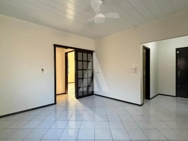 Casa / Sobrado para Locação em Joinville/SC Bom Retiro 2 Quartos