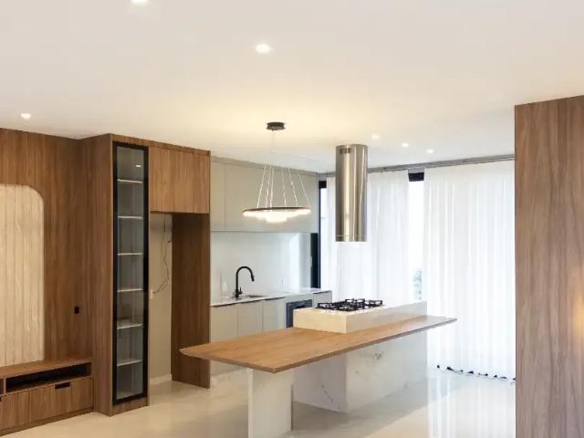 Casa / Sobrado para Locação em Joinville/SC Glória 3 Quartos