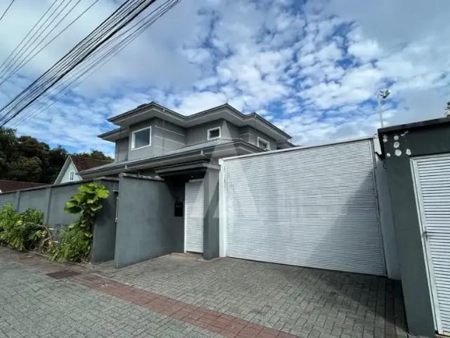 Casa / Sobrado para Locação em Joinville/SC Glória 3 Quartos