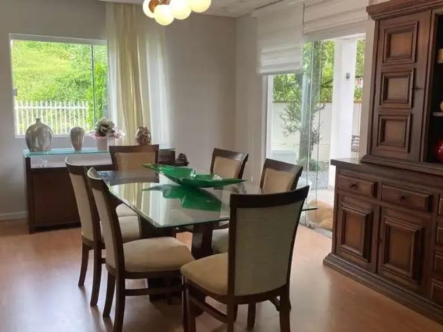 Casa / Sobrado para Locação em Joinville/SC Glória 3 Quartos