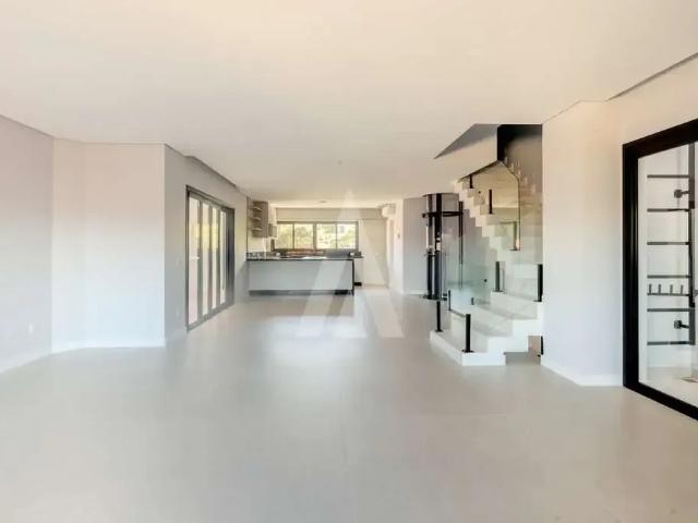 Casa / Sobrado para Locação em Joinville/SC Glória 3 Quartos