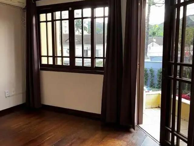 Casa / Sobrado para Locação em Joinville/SC Glória 4 Quartos