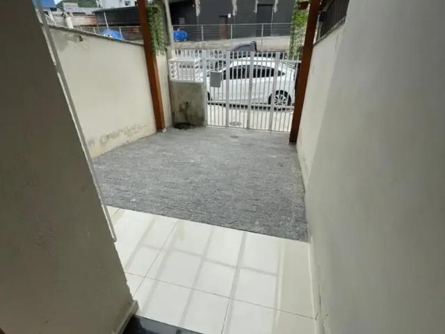 Casa / Sobrado para Locação em Joinville/SC Guanabara 2 Quartos