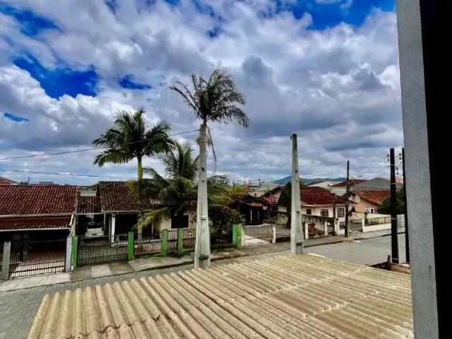 Casa / Sobrado para Locação em Joinville/SC Espinheiros 2 Quartos