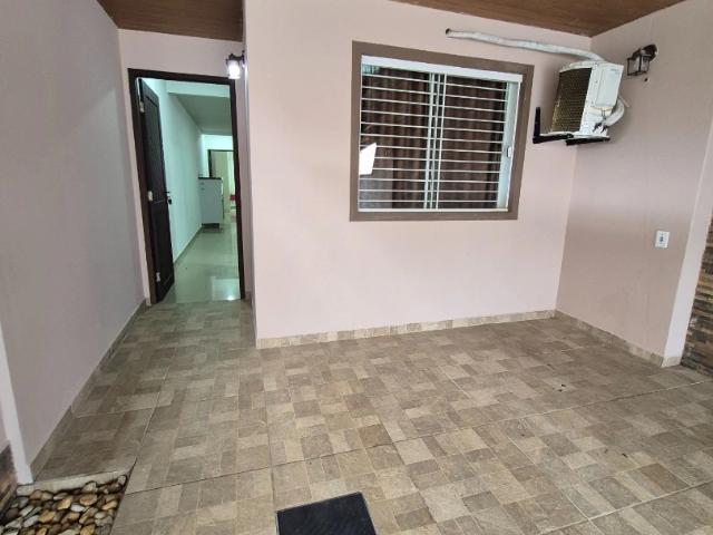 Casa / Sobrado para Locação em Joinville/SC Espinheiros 2 Quartos