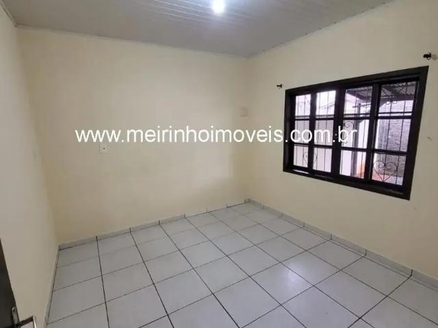 Casa / Sobrado para Locação em Joinville/SC Fátima 2 Quartos