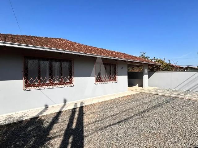 Casa / Sobrado para Locação em Joinville/SC Fátima 3 Quartos
