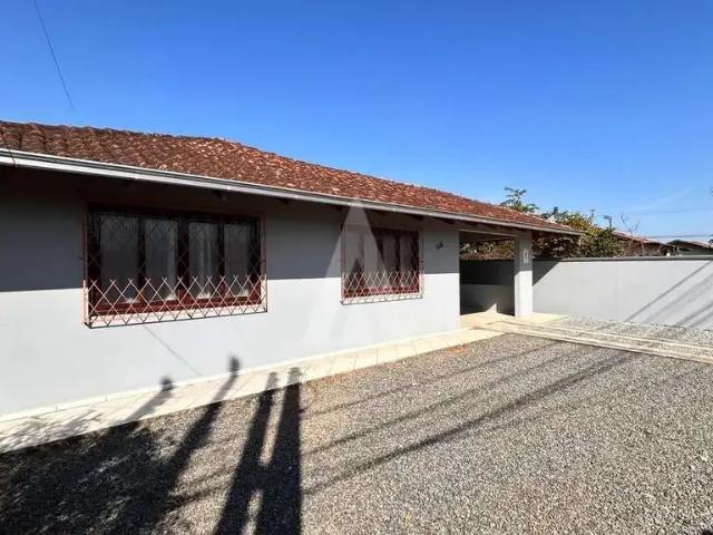 Casa / Sobrado para Locação em Joinville/SC Fátima 3 Quartos