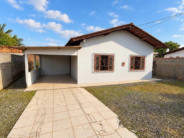Casa / Sobrado para Locação em Joinville/SC Fátima 3 Quartos