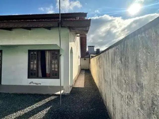 Casa / Sobrado para Locação em Joinville/SC Fátima 4 Quartos