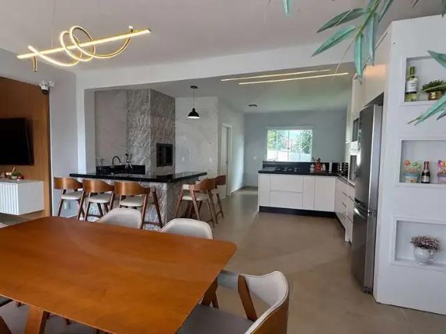 Casa / Sobrado para Locação em Joinville/SC Floresta 3 Quartos