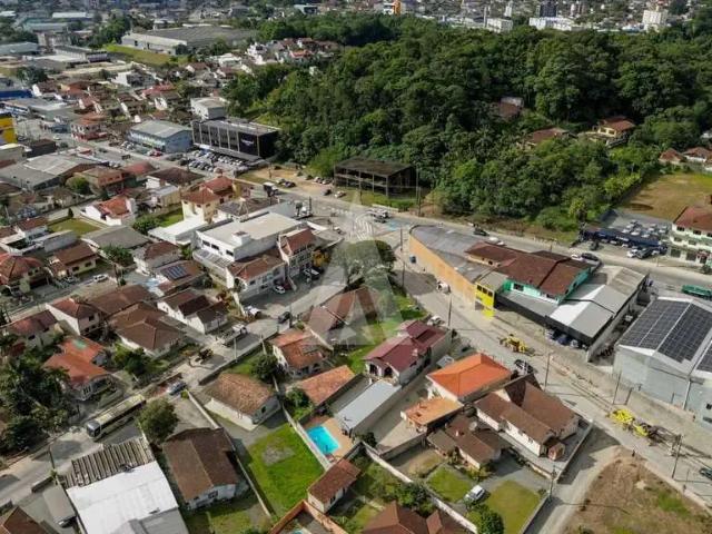 Casa / Sobrado para Locação em Joinville/SC Floresta 3 Quartos