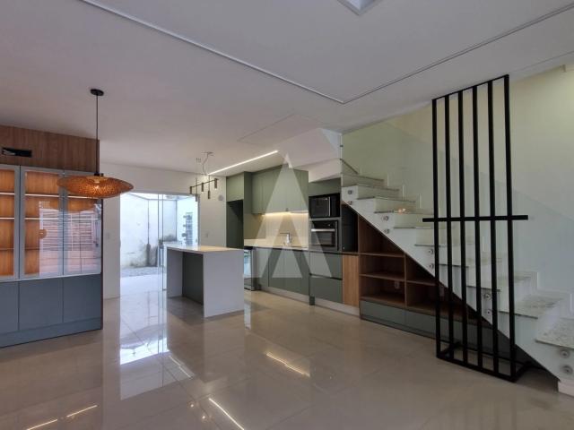 Casa / Sobrado para Locação em Joinville/SC Floresta 3 Quartos