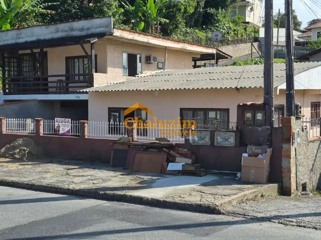 Casa / Sobrado para Locação em Joinville/SC Floresta 2 Quartos