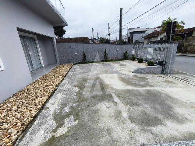 Casa / Sobrado para Locação em Joinville/SC Floresta 2 Quartos