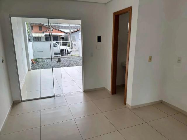 Casa / Sobrado para Locação em Joinville/SC Iririú 2 Quartos