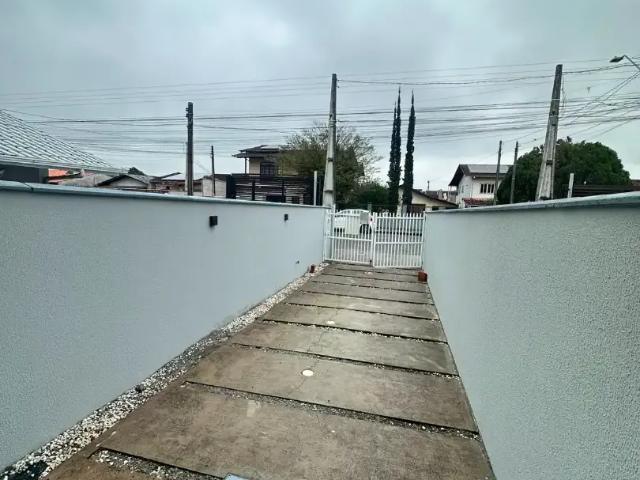 Casa / Sobrado para Locação em Joinville/SC Iririú 2 Quartos