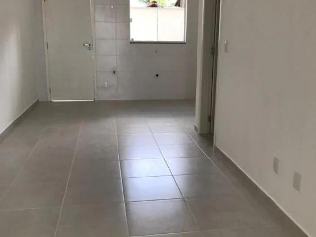 Casa / Sobrado para Locação em Joinville/SC Iririú 2 Quartos