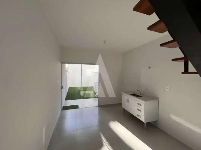 Casa / Sobrado para Locação em Joinville/SC Iririú 2 Quartos