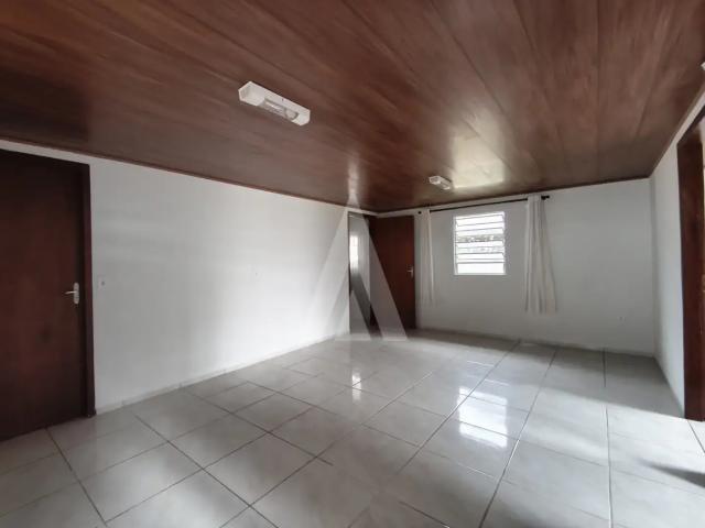 Casa / Sobrado para Locação em Joinville/SC Iririú 2 Quartos