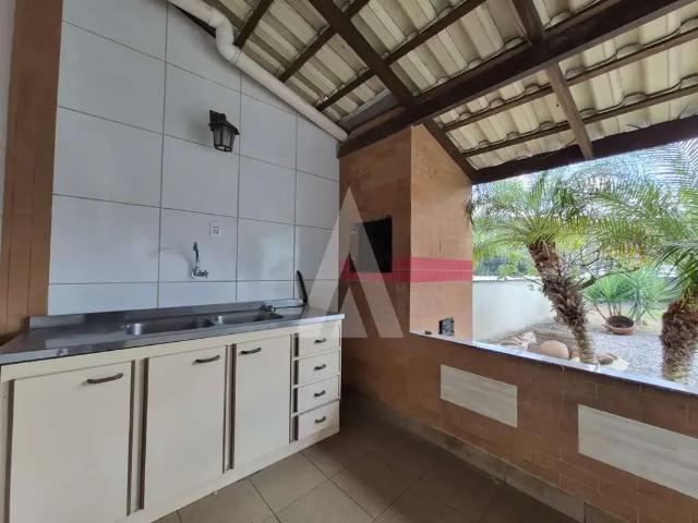 Casa / Sobrado para Locação em Joinville/SC Iririú 2 Quartos