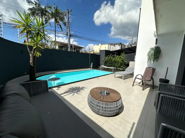 Casa / Sobrado para Locação em Joinville/SC Iririú 3 Quartos