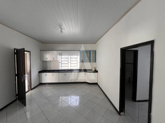 Casa / Sobrado para Locação em Joinville/SC Iririú 3 Quartos