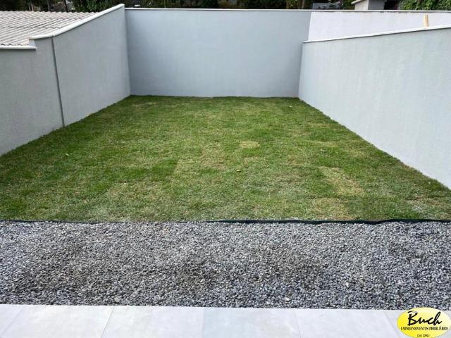 Casa / Sobrado para Locação em Joinville/SC Iririú 3 Quartos