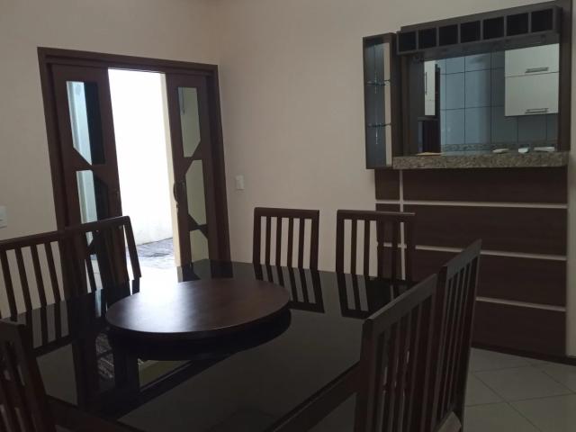 Casa / Sobrado para Locação em Joinville/SC Iririú 3 Quartos