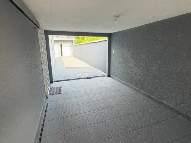 Casa / Sobrado para Locação em Joinville/SC Iririú 3 Quartos