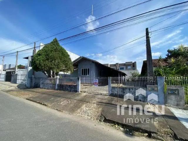 Casa / Sobrado para Locação em Joinville/SC Itaum 3 Quartos