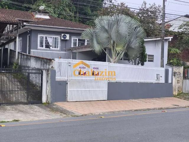 Casa / Sobrado para Locação em Joinville/SC Itaum 3 Quartos