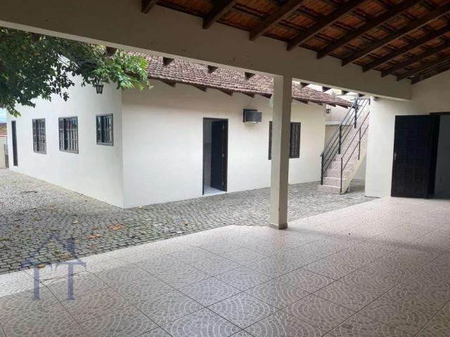 Casa / Sobrado para Locação em Joinville/SC Itaum 4 Quartos