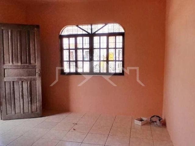 Casa / Sobrado para Locação em Joinville/SC João Costa 4 Quartos