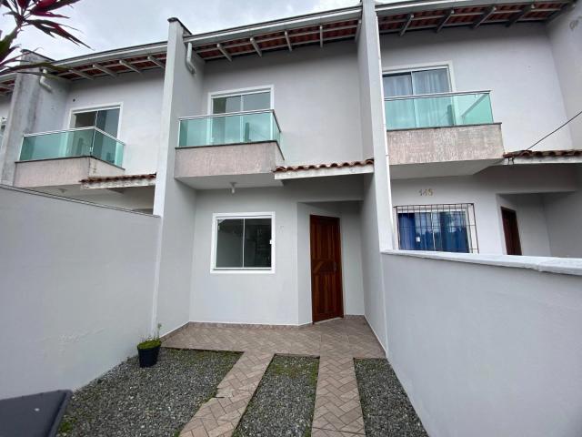 Casa / Sobrado para Locação em Joinville/SC Jardim Iririú 2 Quartos