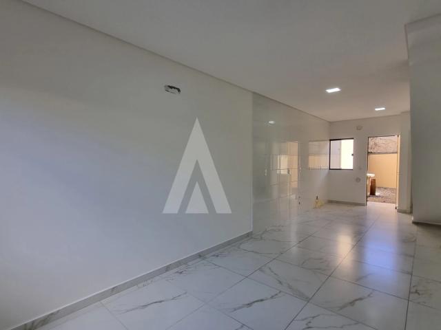 Casa / Sobrado para Locação em Joinville/SC Jarivatuba 2 Quartos