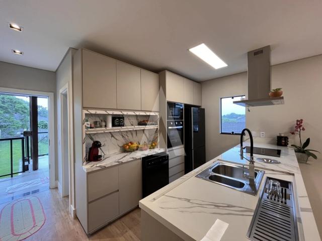 Casa / Sobrado para Locação em Joinville/SC Morro do Meio 3 Quartos