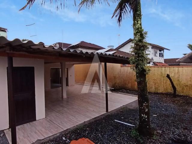 Casa / Sobrado para Locação em Joinville/SC Morro do Meio 3 Quartos