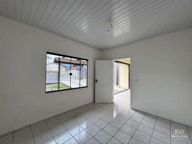 Casa / Sobrado para Locação em Joinville/SC Nova Brasília 4 Quartos