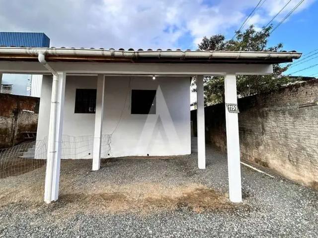 Casa / Sobrado para Locação em Joinville/SC Nova Brasília 2 Quartos