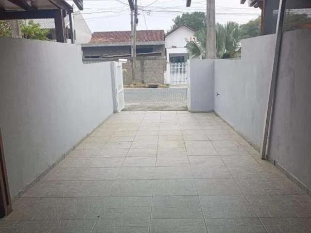 Casa / Sobrado para Locação em Joinville/SC Nova Brasília 2 Quartos