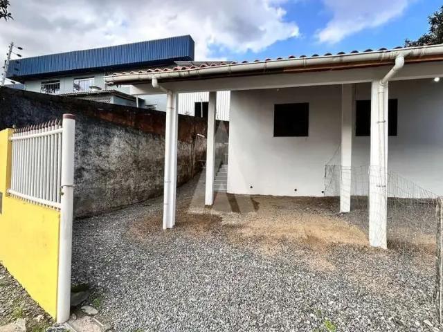 Casa / Sobrado para Locação em Joinville/SC Nova Brasília 2 Quartos