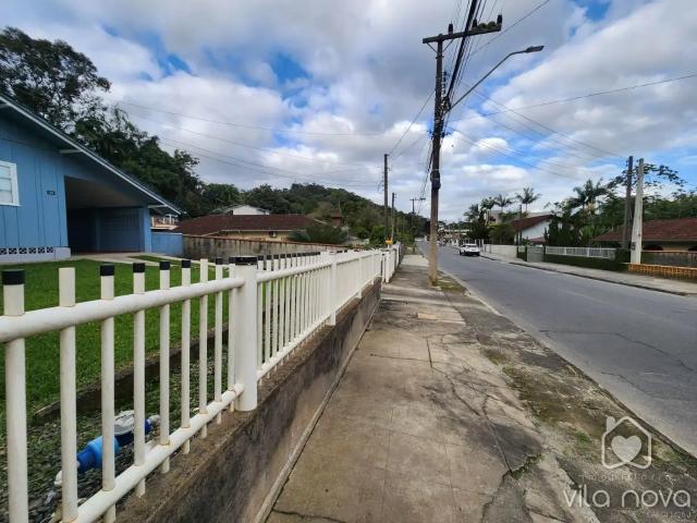 Casa / Sobrado para Locação em Joinville/SC Nova Brasília 3 Quartos