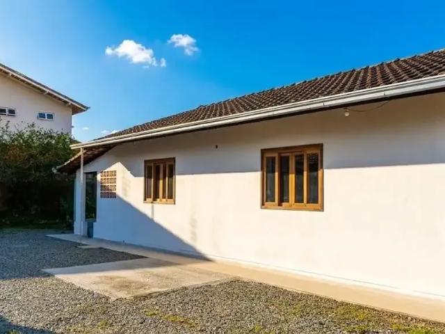Casa / Sobrado para Locação em Joinville/SC Saguaçu