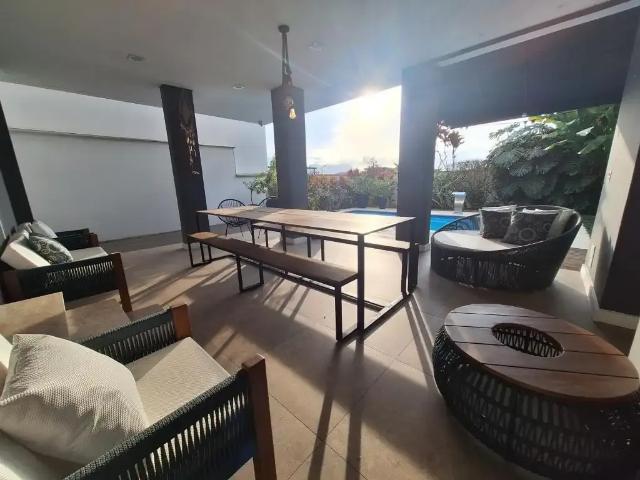 Casa / Sobrado para Locação em Joinville/SC Saguaçu 3 Quartos